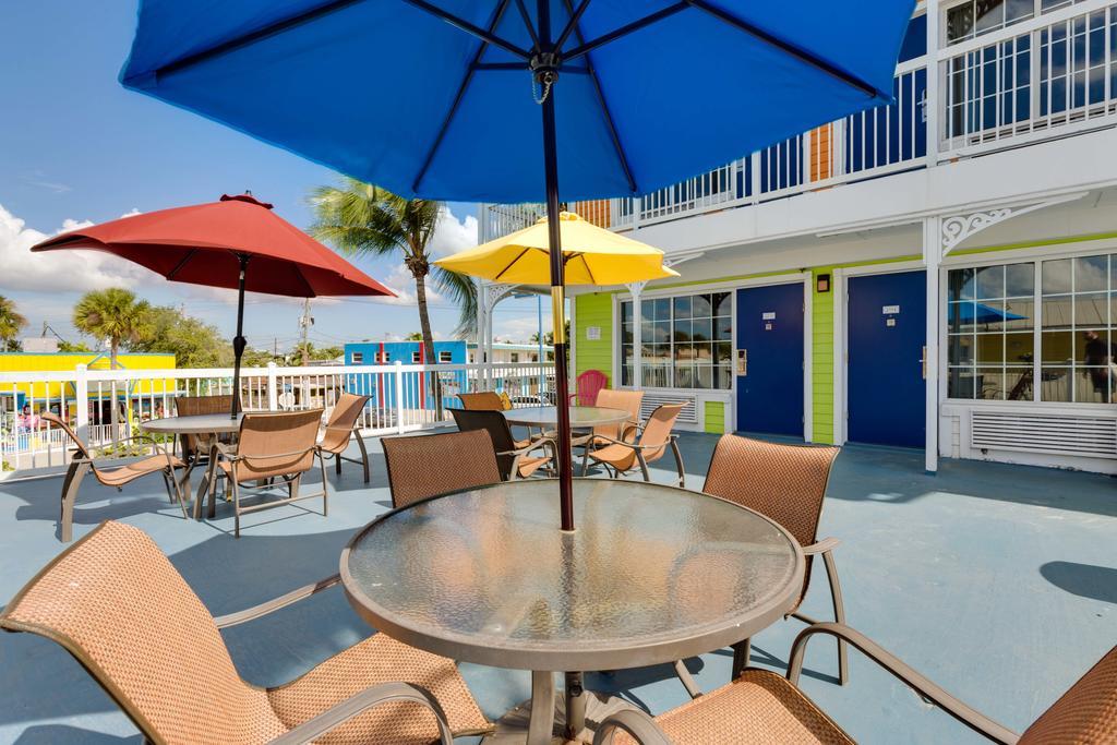 Pierview Hotel And Suites フォートマイヤーズビーチ エクステリア 写真