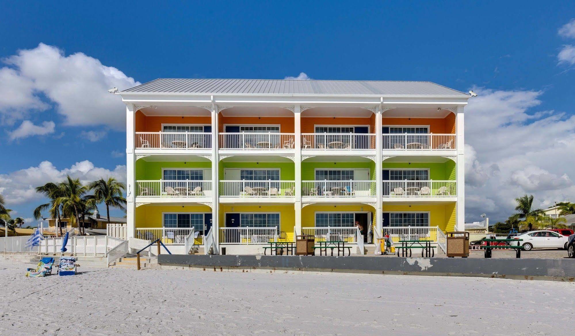 Pierview Hotel And Suites フォートマイヤーズビーチ エクステリア 写真