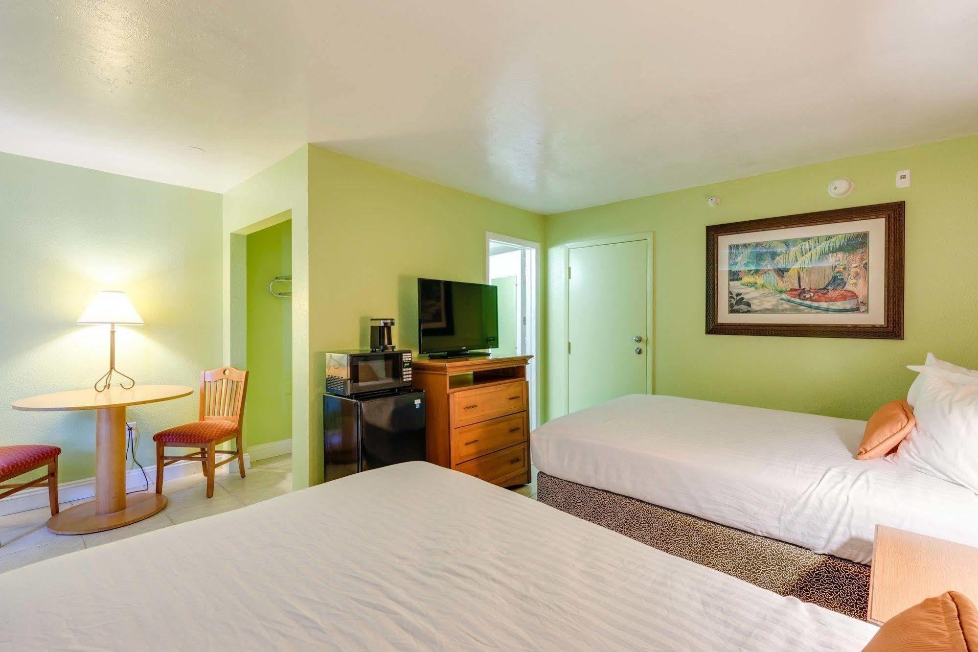 Pierview Hotel And Suites フォートマイヤーズビーチ エクステリア 写真