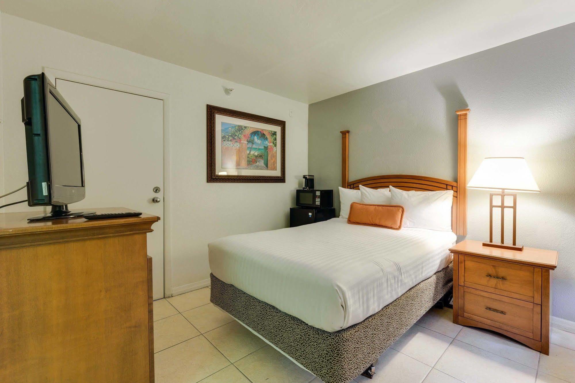 Pierview Hotel And Suites フォートマイヤーズビーチ エクステリア 写真