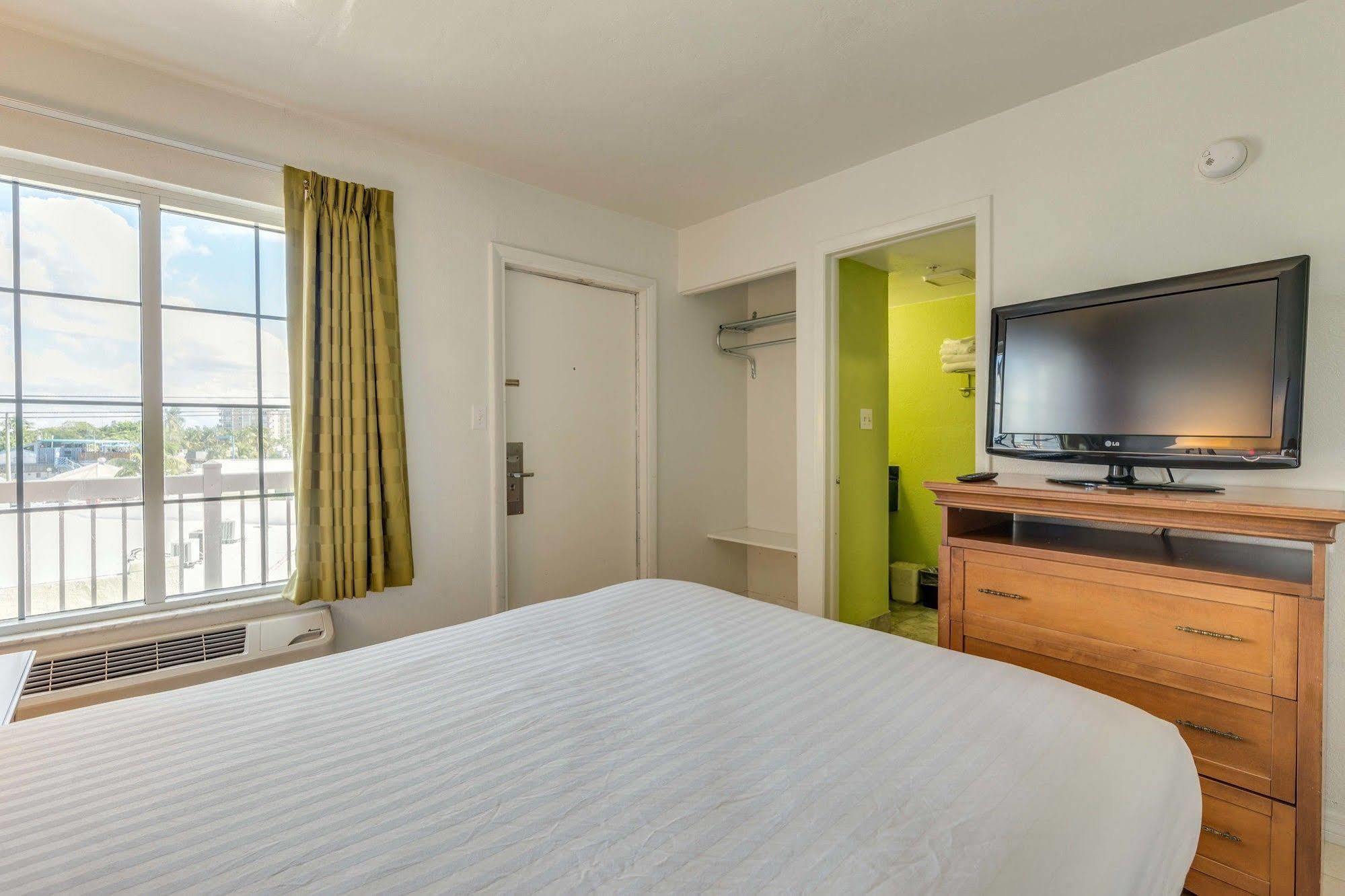 Pierview Hotel And Suites フォートマイヤーズビーチ エクステリア 写真