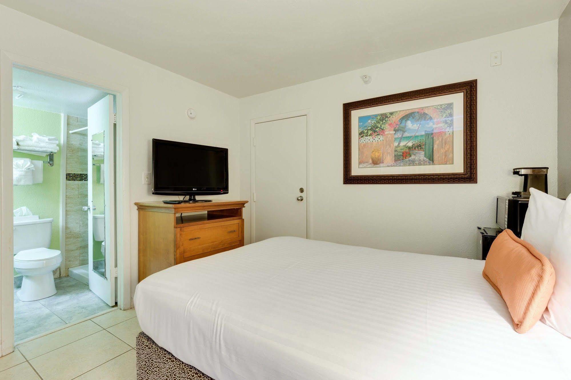 Pierview Hotel And Suites フォートマイヤーズビーチ エクステリア 写真