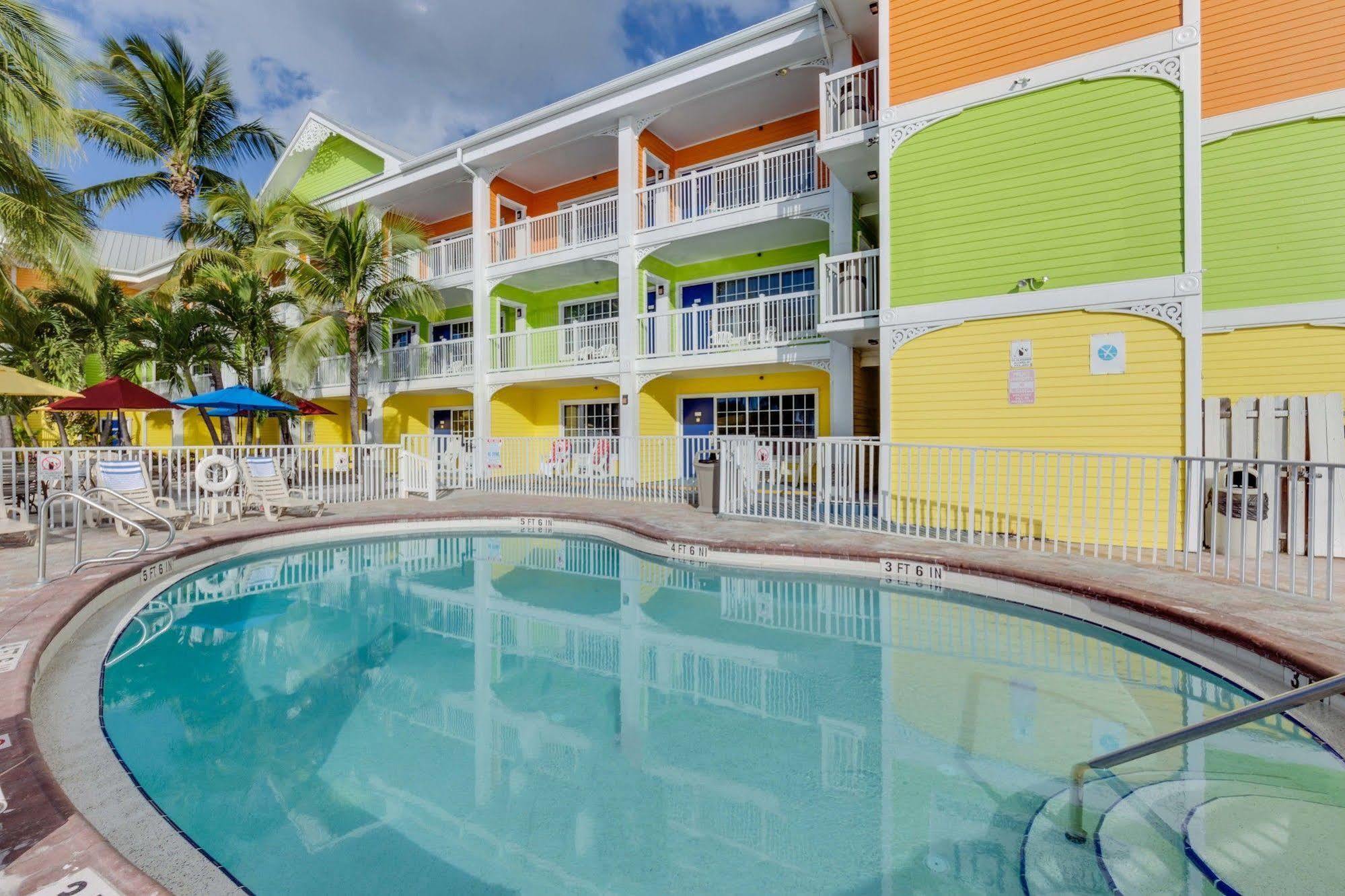 Pierview Hotel And Suites フォートマイヤーズビーチ エクステリア 写真